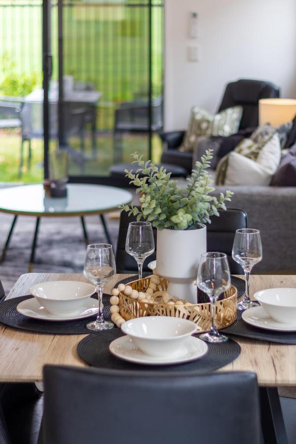 Peaceful Park View Townhouse 2 Bed W/Carpark Apartment Christchurch Exterior foto